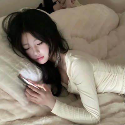 穿黑衣的女孩